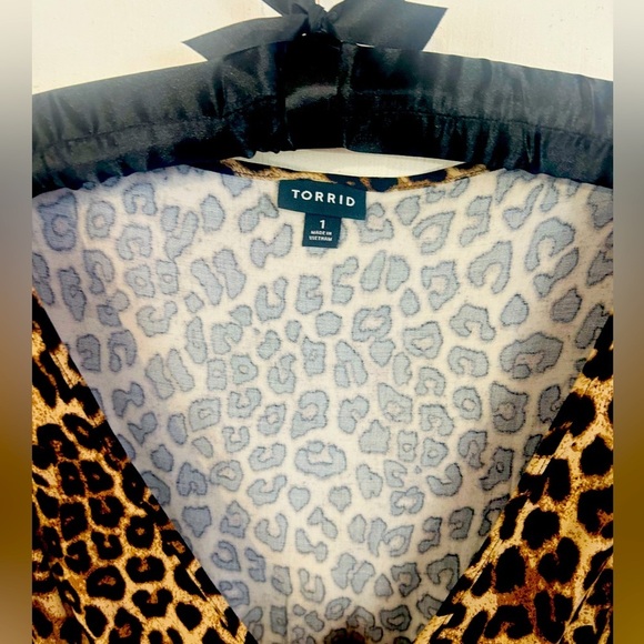 Torrid Dress Size 1X Brown Leopard Print Button Up Short Sleeve w/ pockets - Picture 4 of 6